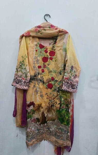 Beautiful stitched 2pc dress