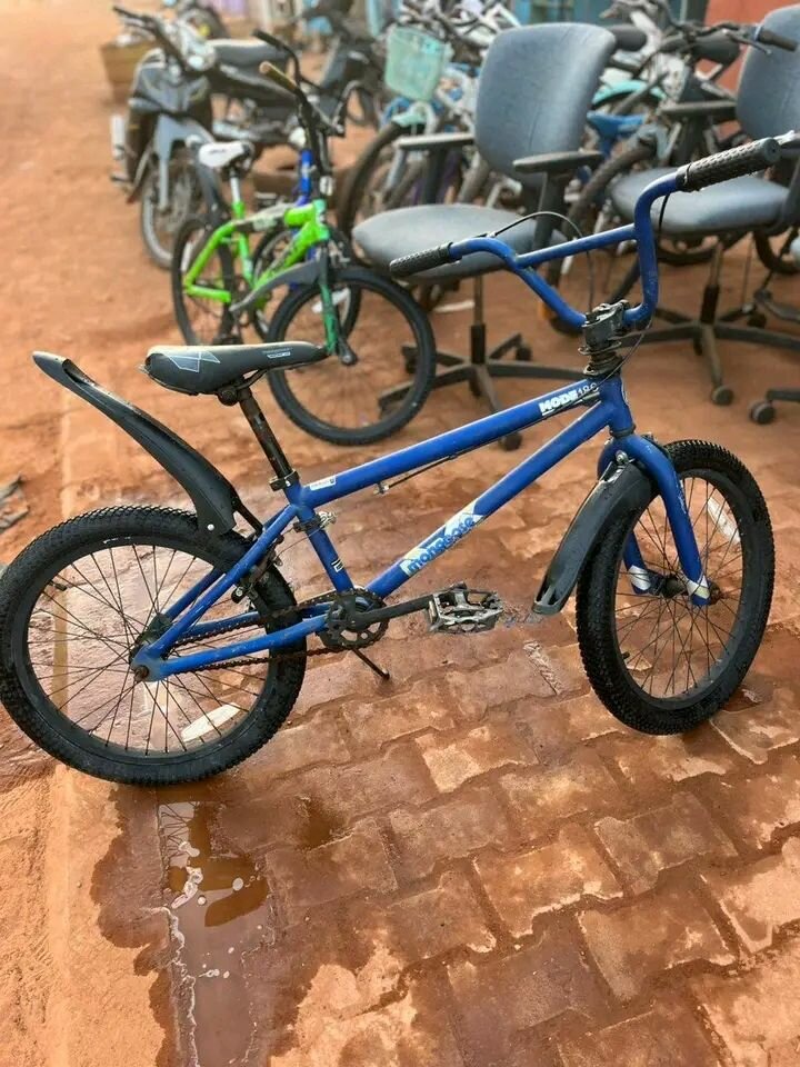 Vélo tout-terrain robuste