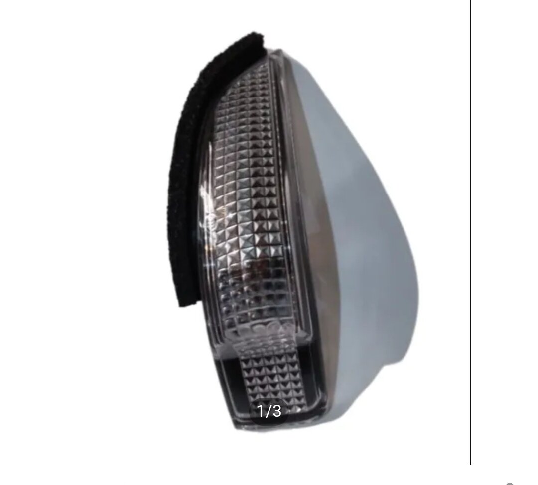 Side Mirror Indicator Light New Corolla Vitz 2015 2018 2020 2022 local 1pc