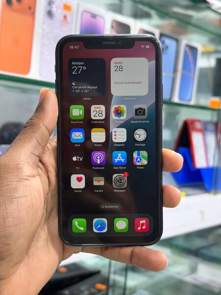 iPhone XR noir 128 Go