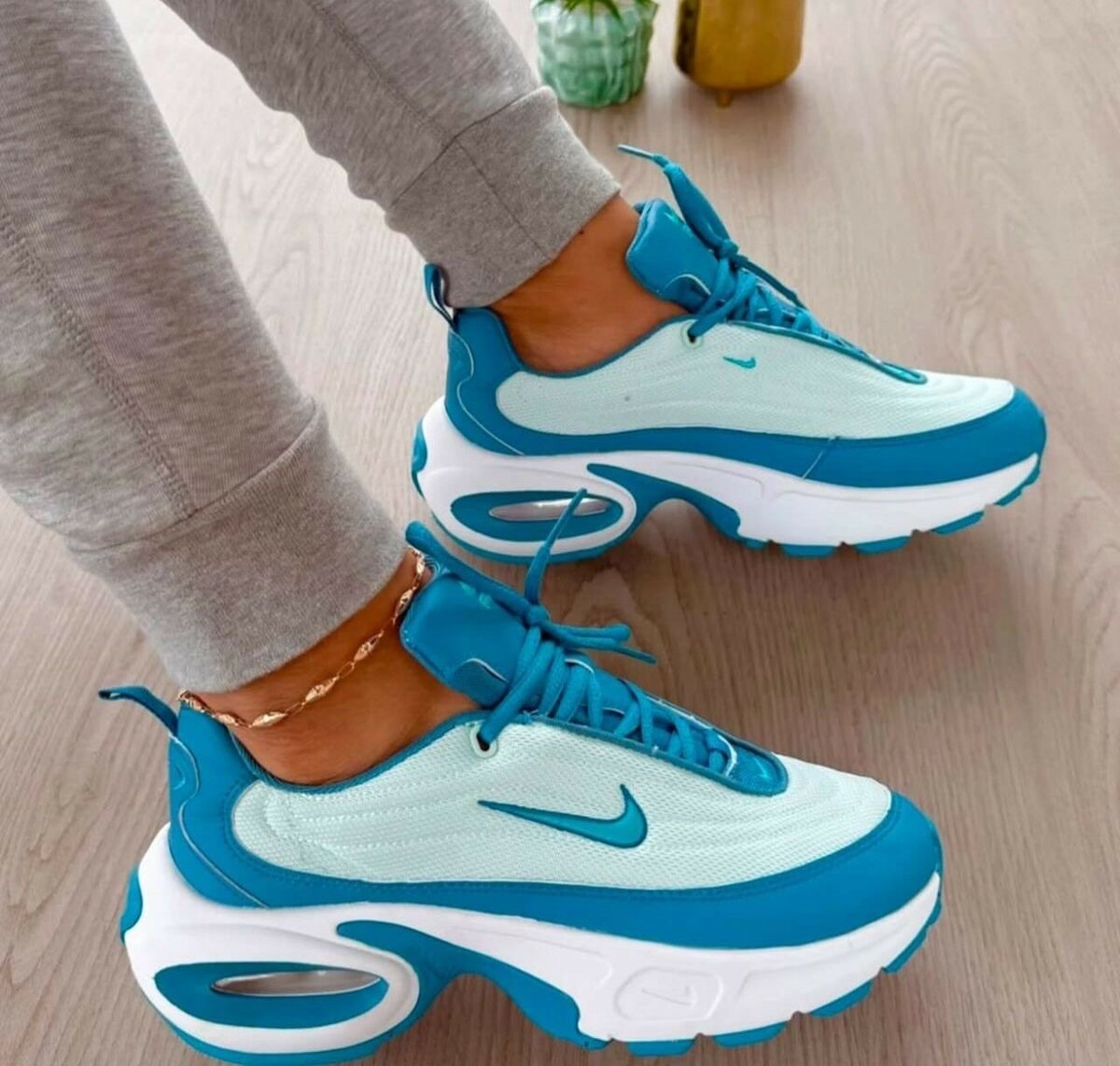 NIKE AIR CLASSIC