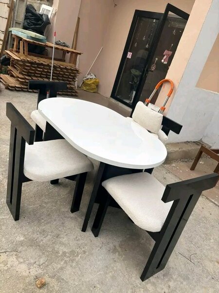 Table à manger moderne