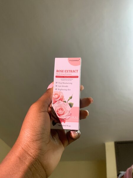 Sérum hydratant à l'extrait de rose