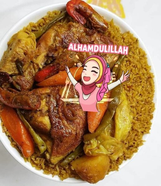 Délicieux plat de riz avec poulet