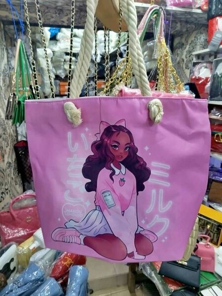 Sac à main rose avec illustration