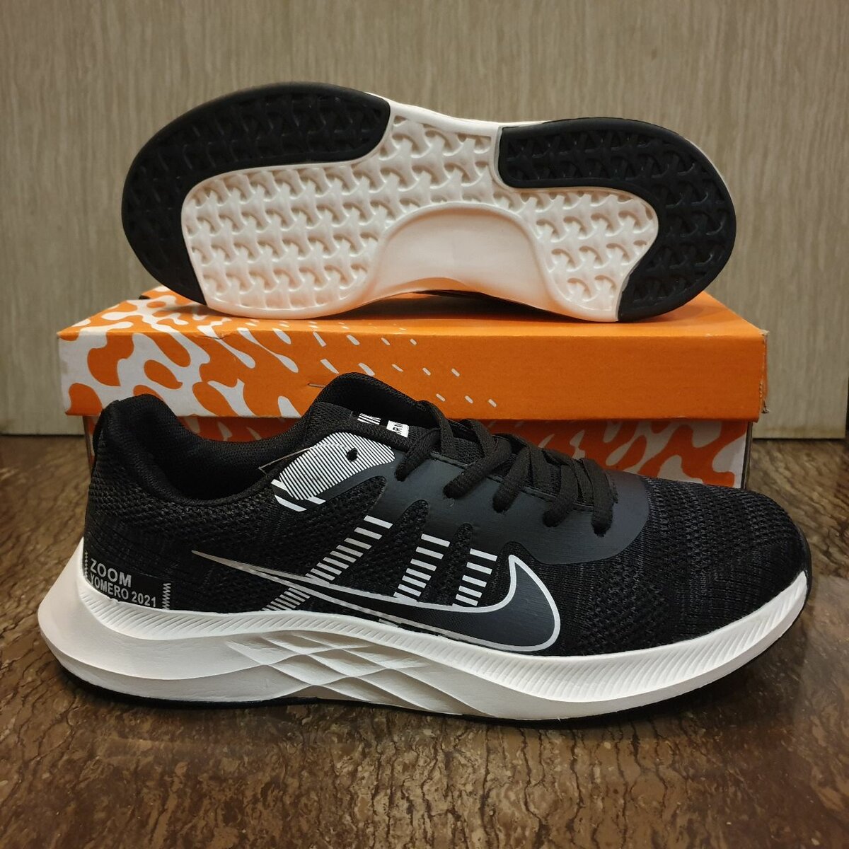 Nike Air Zoom Vomero - Black