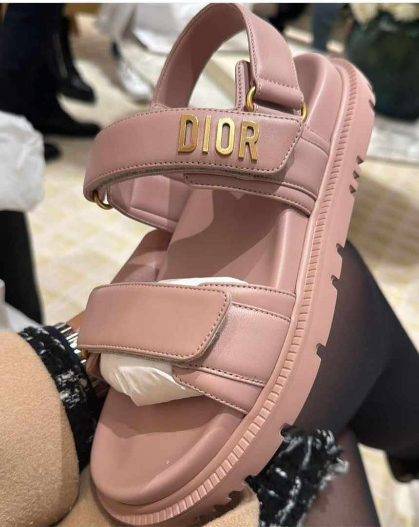 Flip flops for the queens