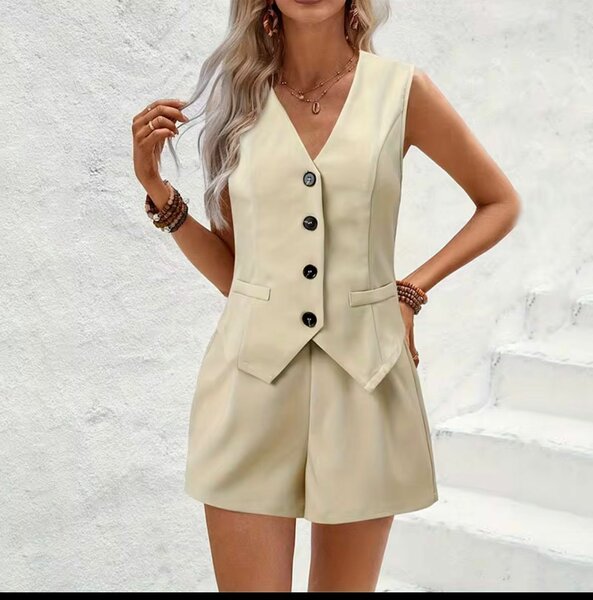 Ensemble short tailleur élégant