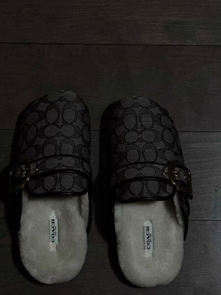 Chaussons élégants en cuir