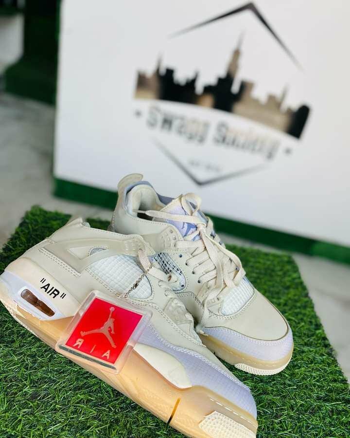 Air JORDAN 4