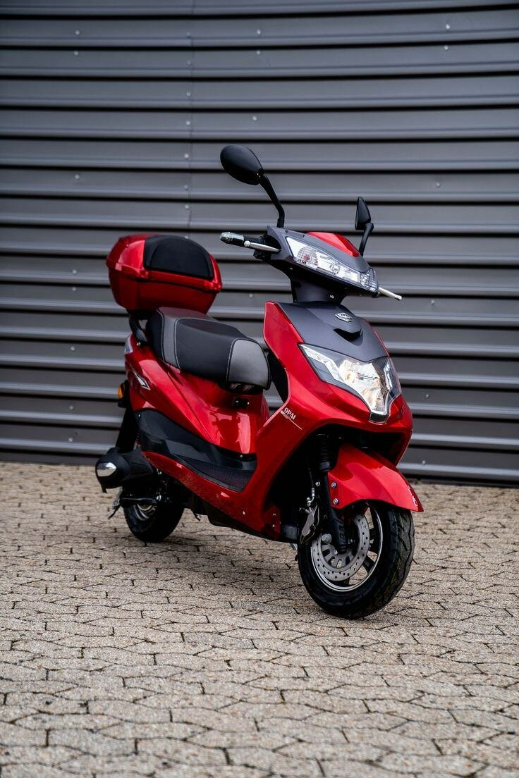 Scooter électrique rouge MW S6