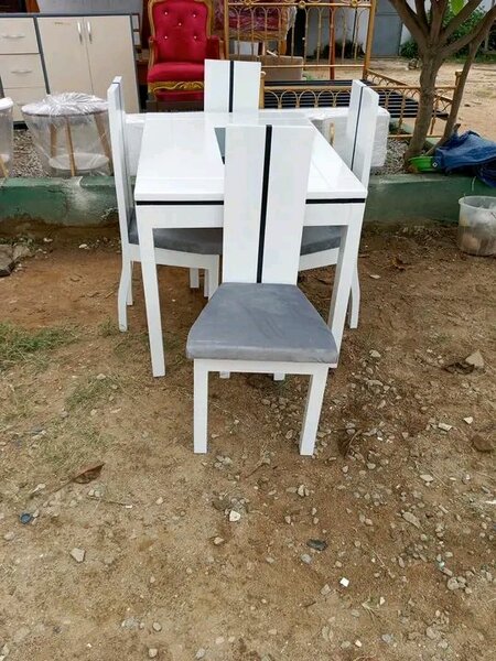 Table à manger moderne