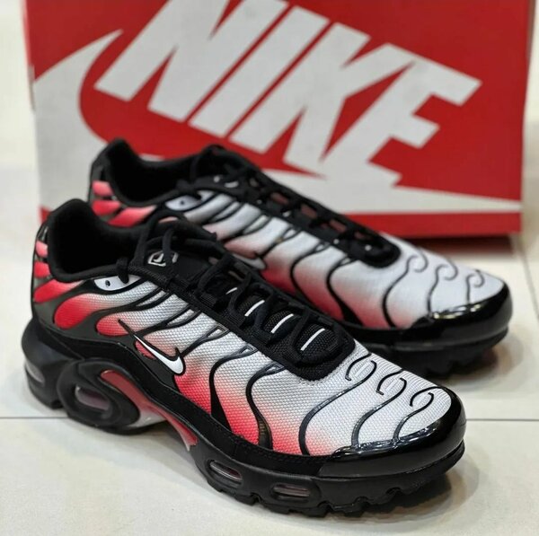 Nike Air Max Plus Rouge Noir