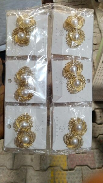 Elegant Pearl Gold Earrings