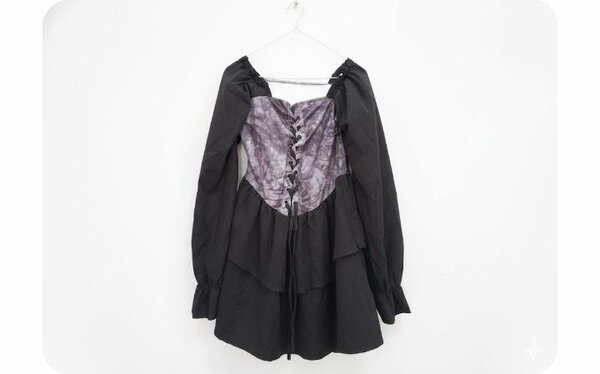 Robe gothique noire et violette