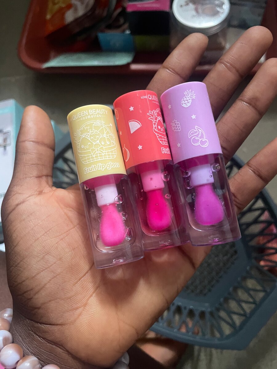 Lot de brillants à lèvres fruités