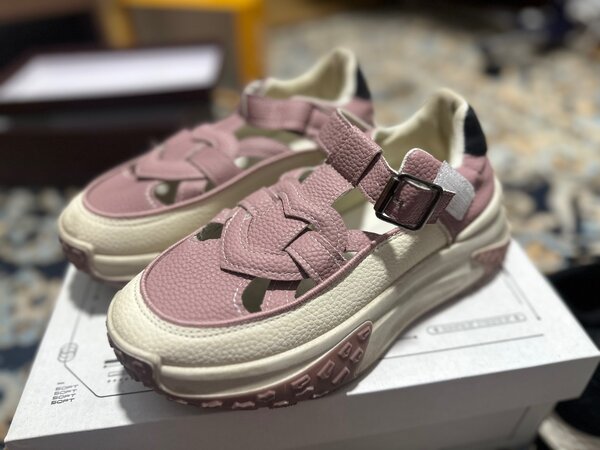 Босоножки и туфли