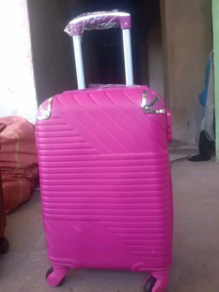 Valise à roulettes colorée