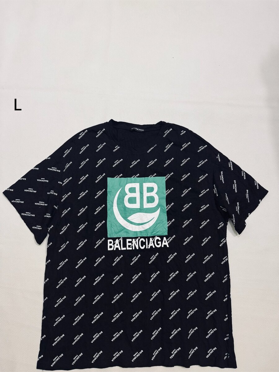 T-shirt balenciaga et Givenchy