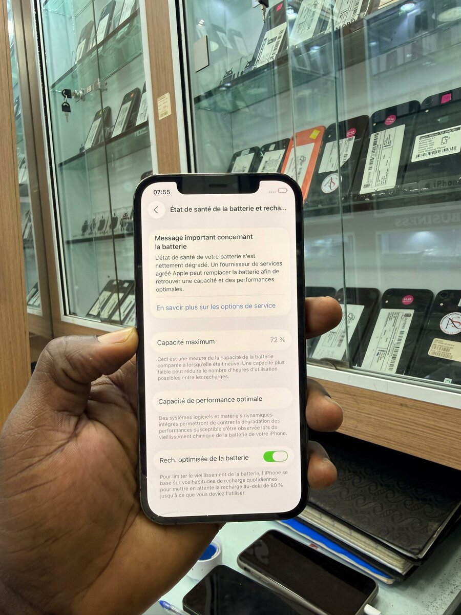 12 pro 128Go tout est dorigin