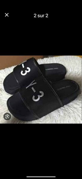 Claquettes noires tendances Y-3