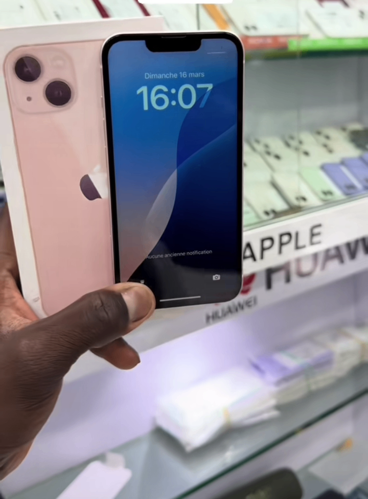 iPhone 13 simple quasi neuf