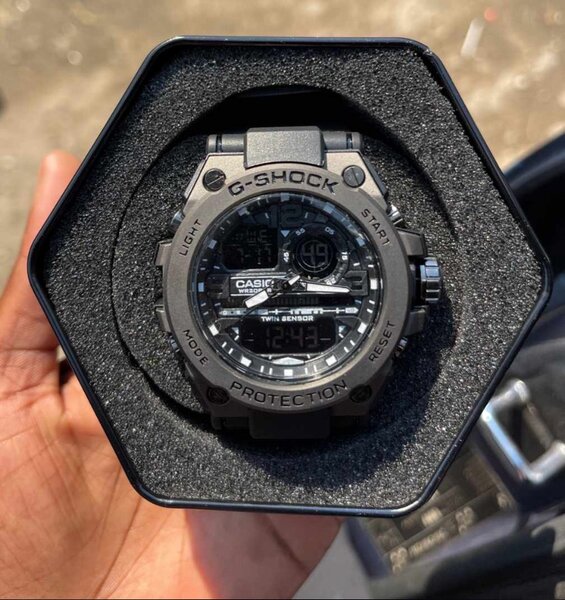 G Shock GST 8600