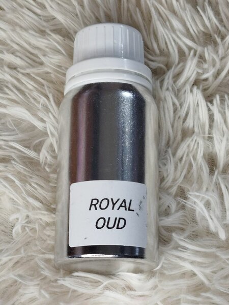 Essence de Oud Royal