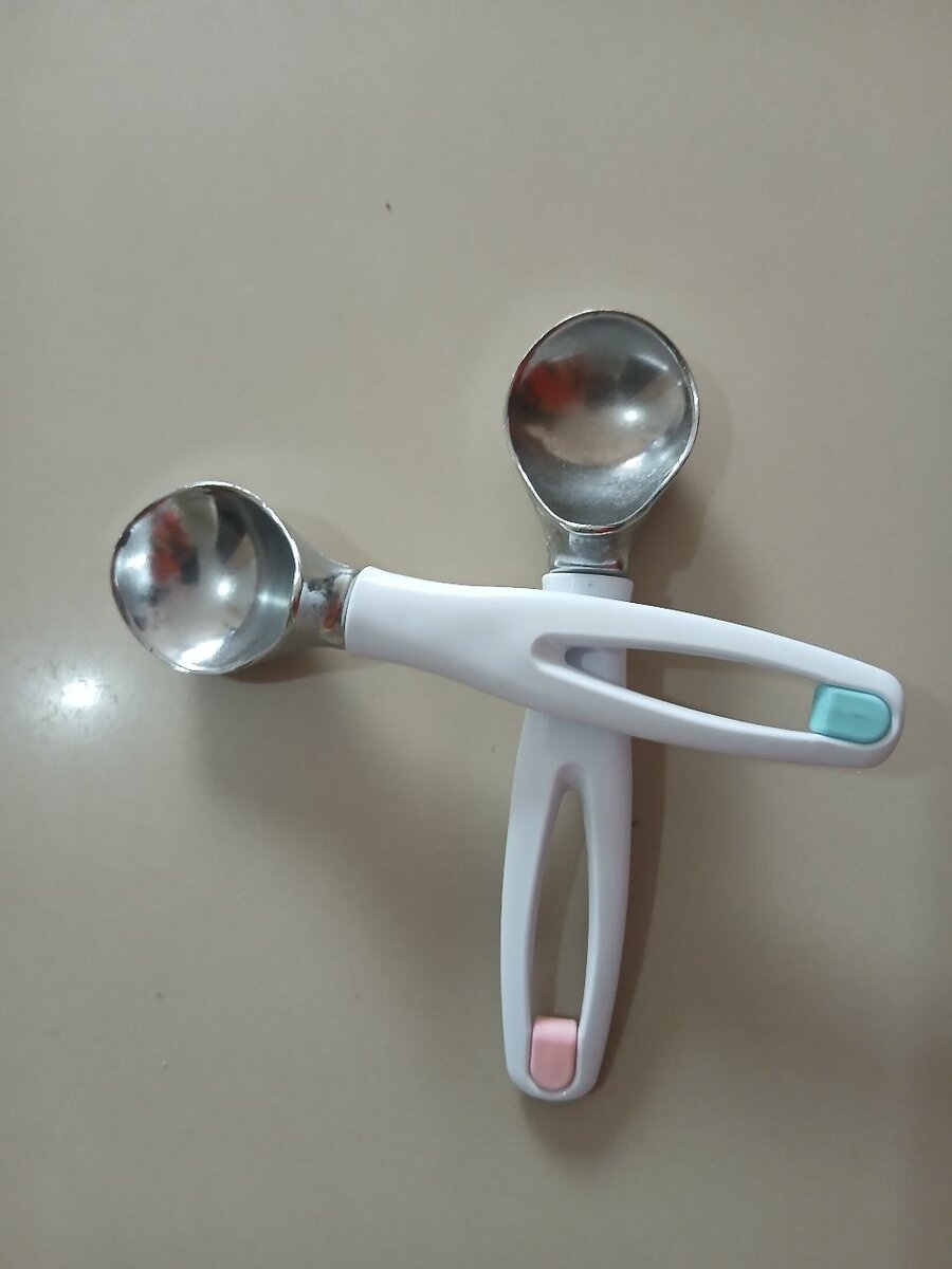 Cuillères à glace ergonomiques