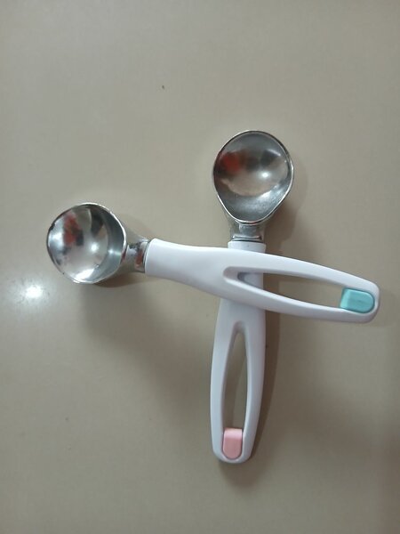 Cuillères à glace ergonomiques