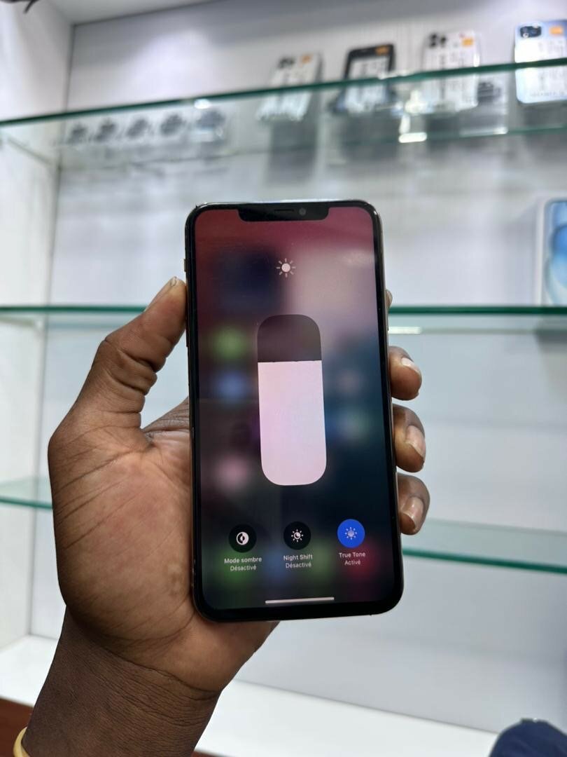 iPhone 11 Pro Max 64go sans id