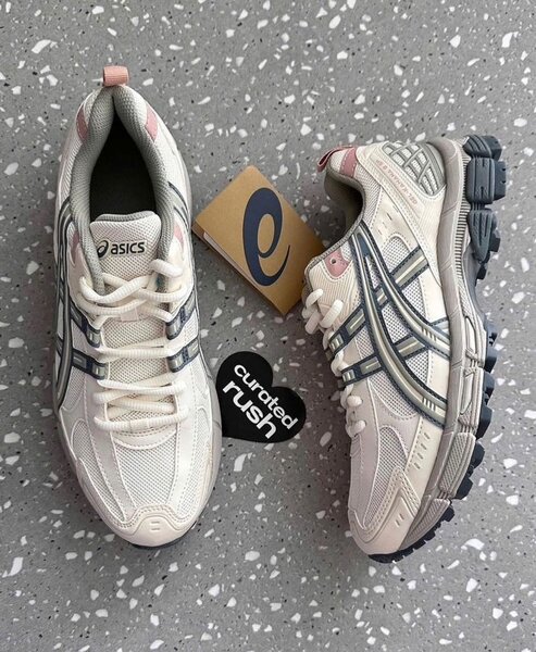 Asics - Baskets de course élégantes