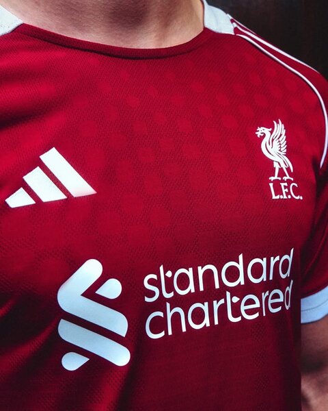 Maillot de football rouge LFC