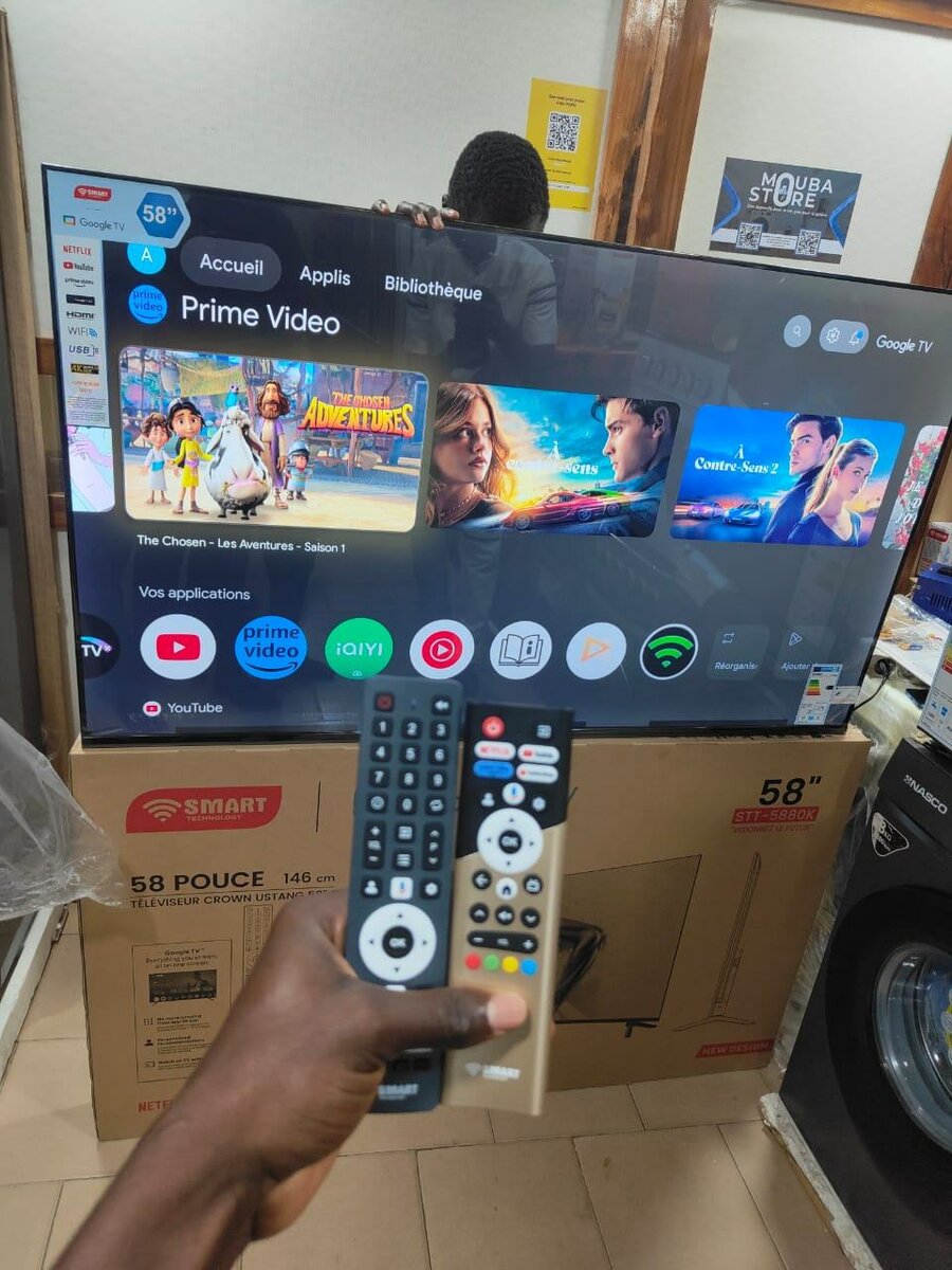 TV 58" 4K Smart avec Télécommandes