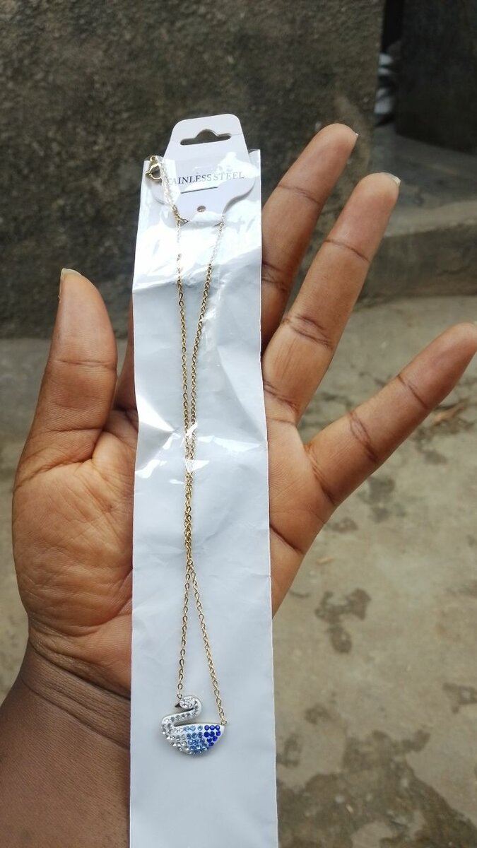 Collier pendentif perle élégant