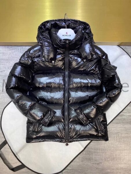 Куртка MONCLER, последние M-L размер