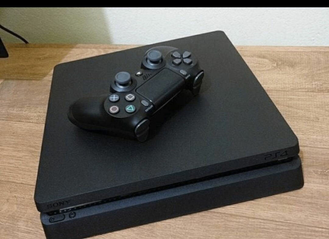 Console PS4 Slim avec manette