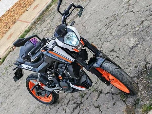 Moto sportive élégante