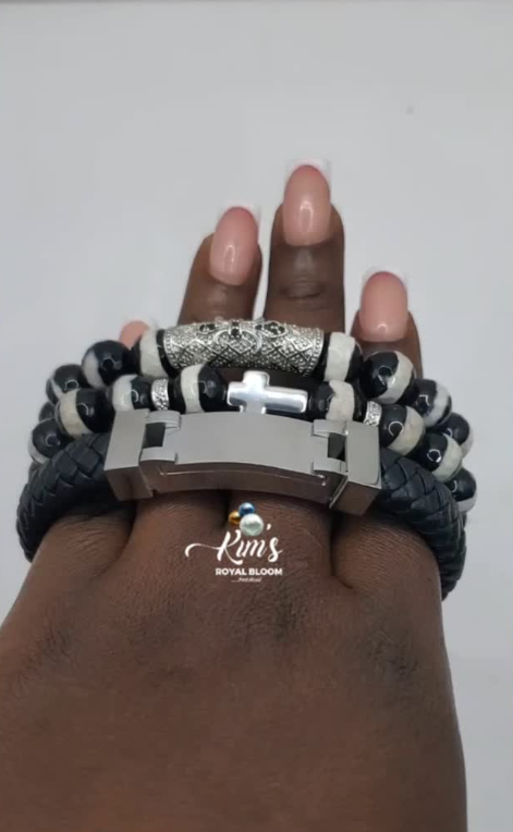 Bracelet with beaded gemstones