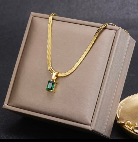 Elegant Gold Necklace