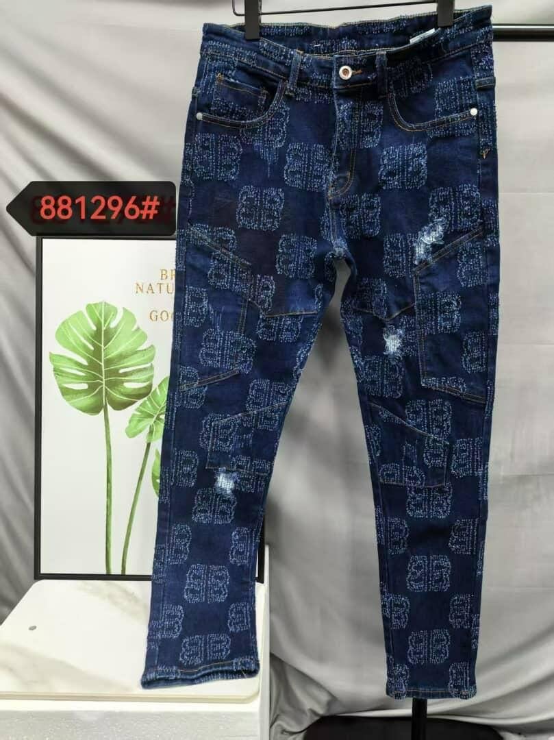 Pantalons de jeans déchirés tendance