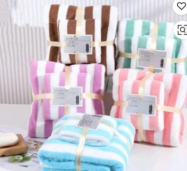 Ensemble de serviettes rayées colorées