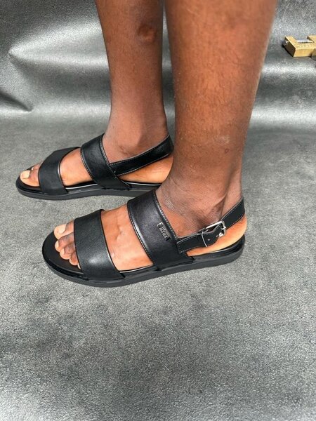 Quito  plates noires en cuir