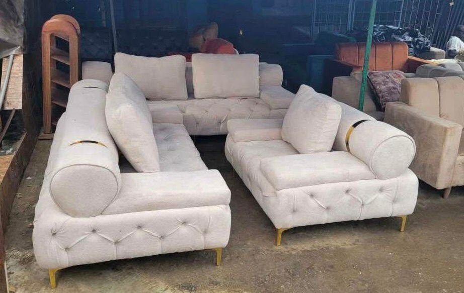 Canapé d'angle blanc élégant