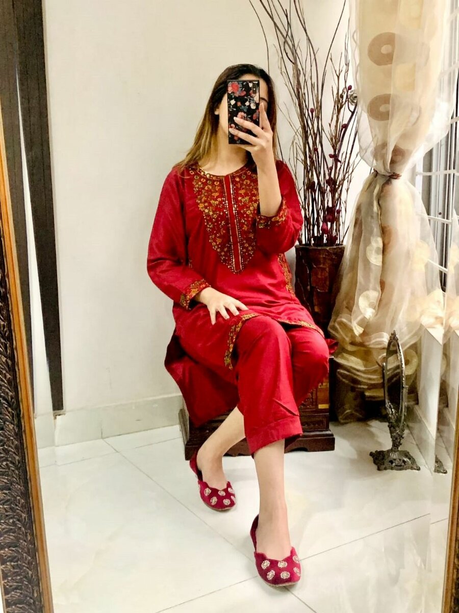 Maron pocket Embroided 2pc dress