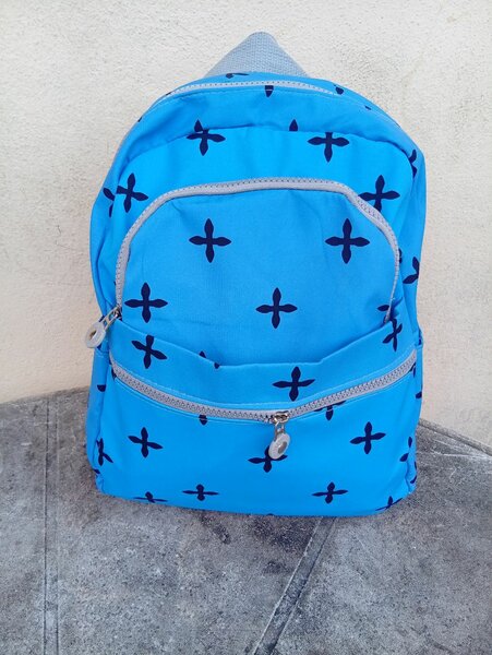 Sac à dos bleu motif étoiles