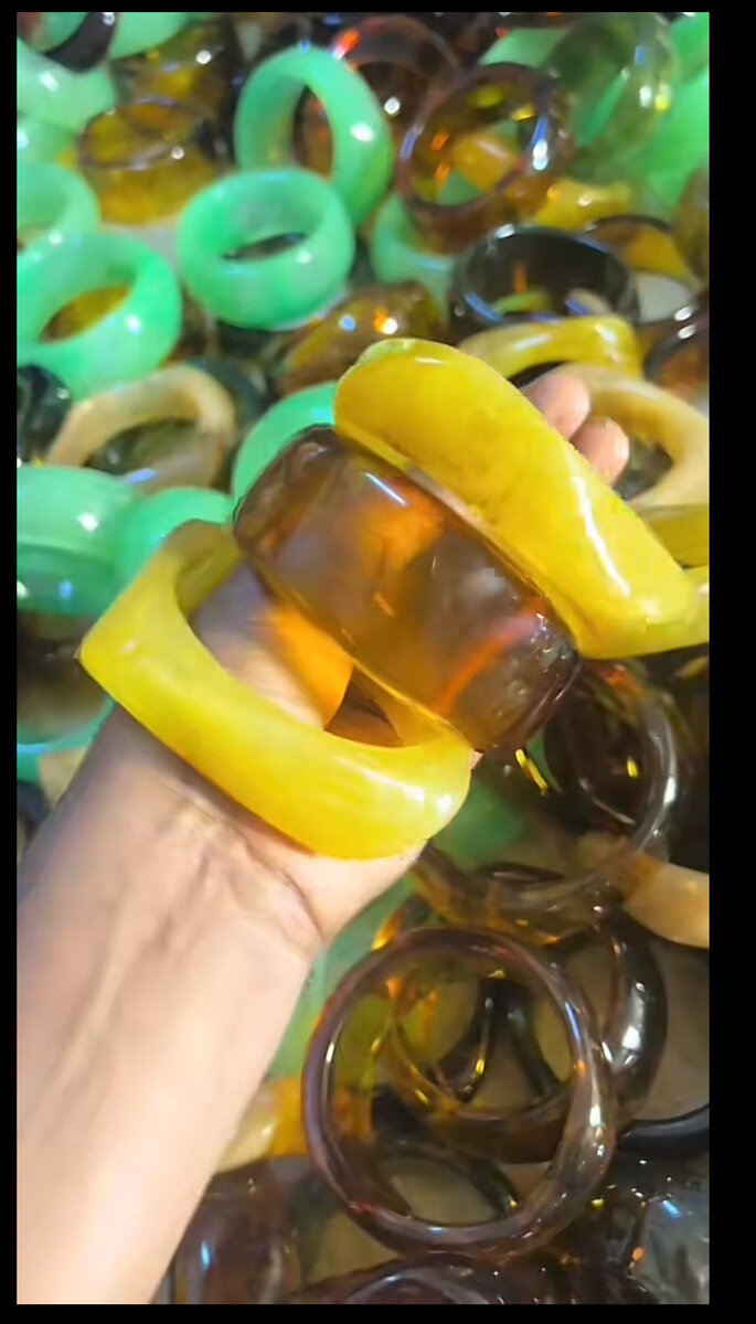 Bracelets en résine colorée