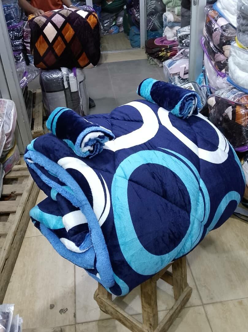Set fluffy blanket +2 pillowcases, blue, circle print