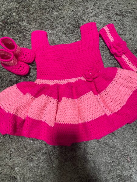 Robe Bébé en Tricot Rose