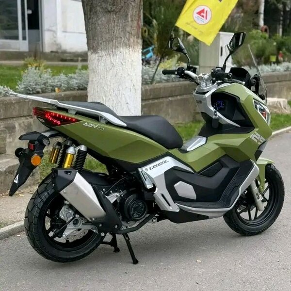 Scooter ADV 125cc puissant